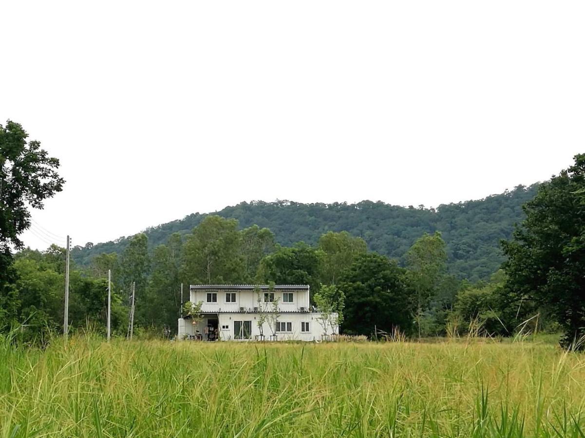 บ้าน Guh Uthai Thani Bagian luar foto